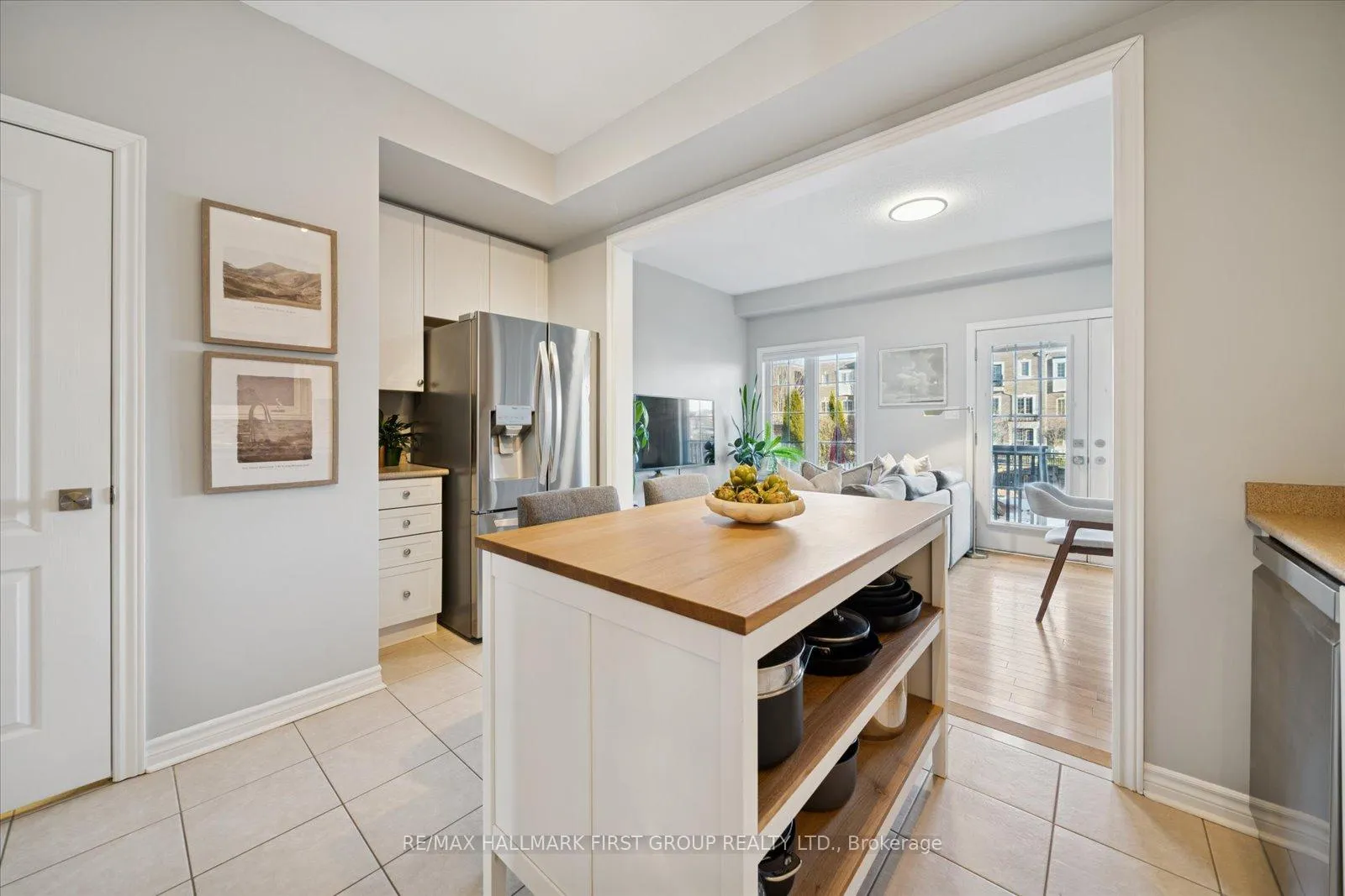 Photo 6 of 35 Beckett Crescent, Clarington, Courtice — HOMEH