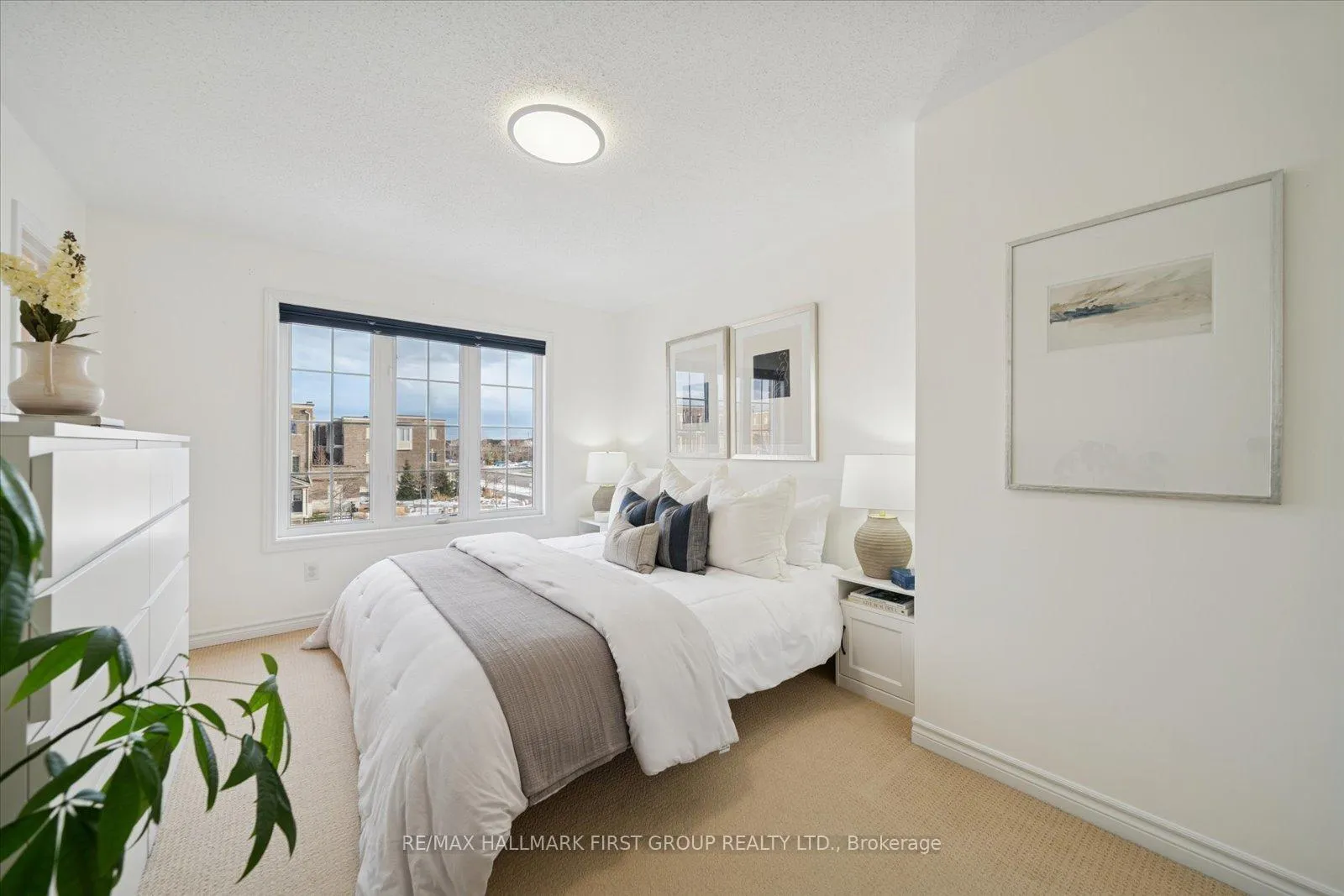 Photo 11 of 35 Beckett Crescent, Clarington, Courtice — HOMEH