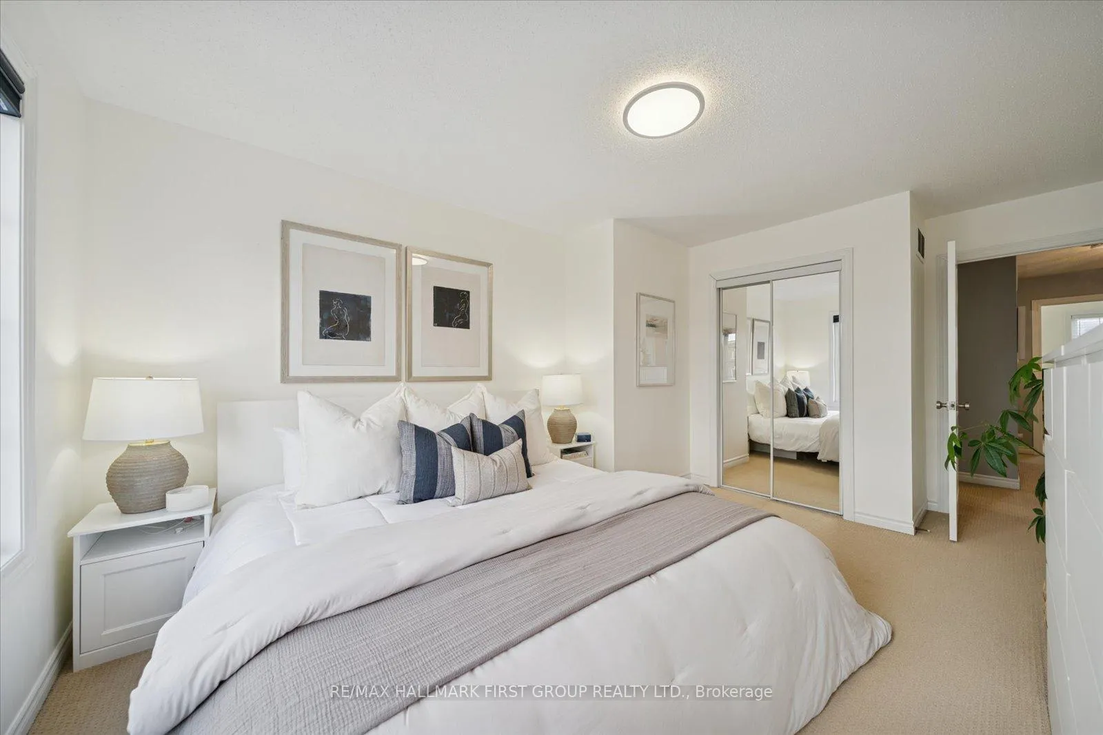 Photo 12 of 35 Beckett Crescent, Clarington, Courtice — HOMEH