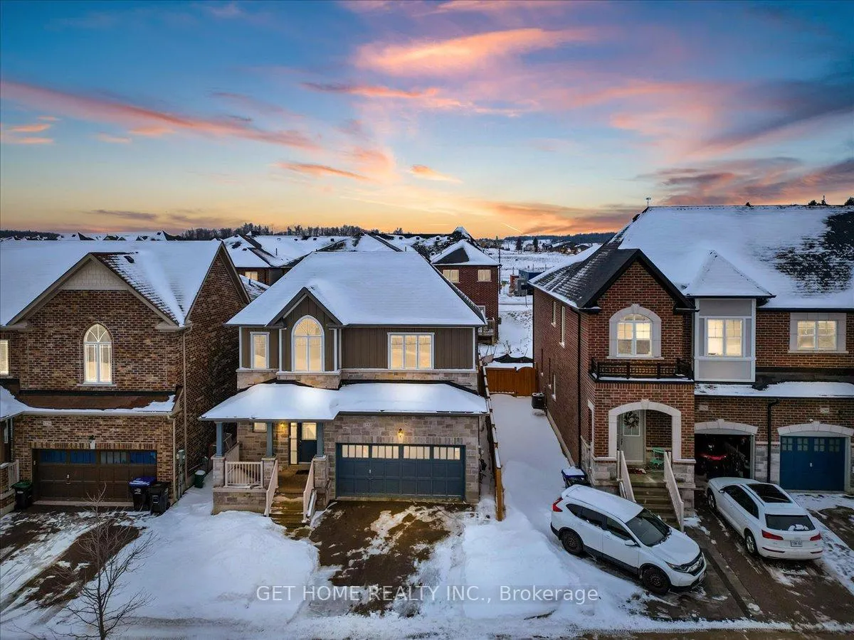 Front of 1252 Peelar Crescent