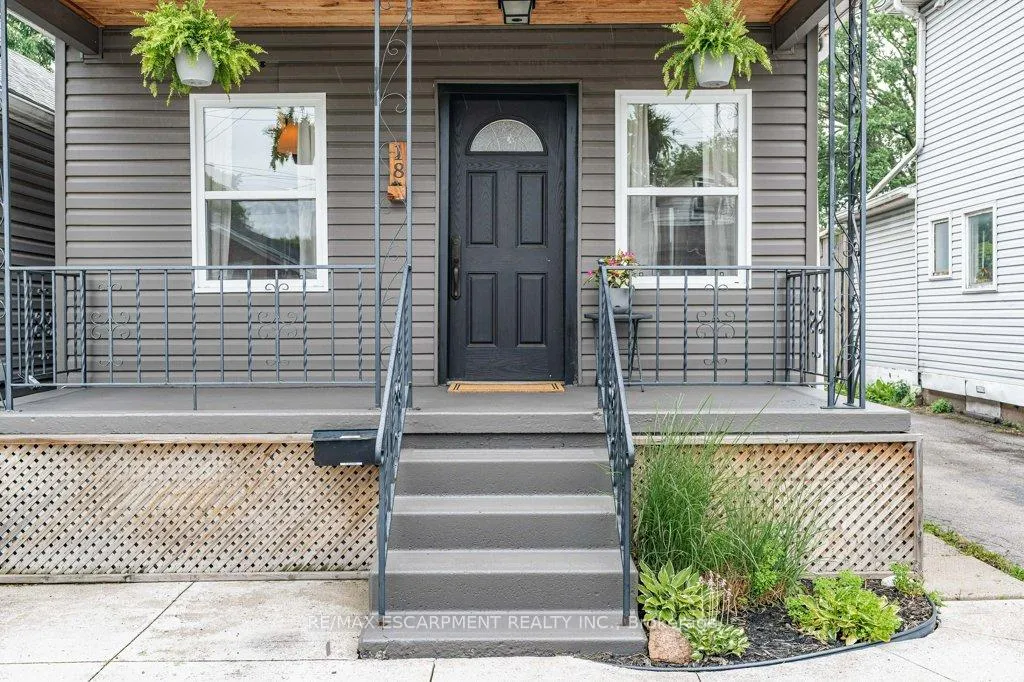 Photo 2 of 18 Ellis Avenue, Hamilton, Crown Point — HOMEH