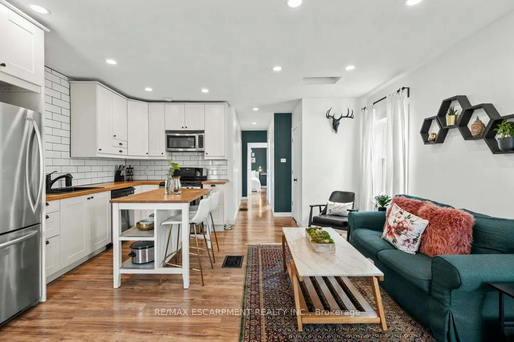 Photo 5 of 18 Ellis Avenue, Hamilton, Crown Point — HOMEH