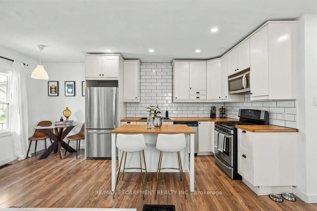 Photo 6 of 18 Ellis Avenue, Hamilton, Crown Point — HOMEH