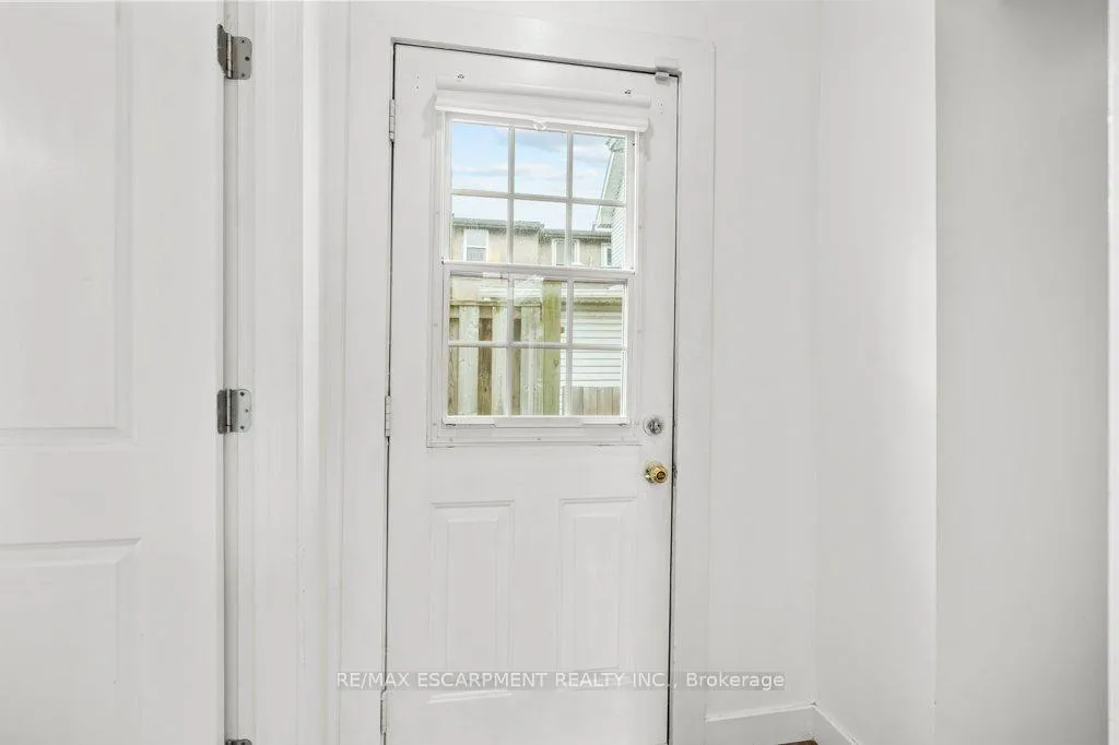 Photo 15 of 18 Ellis Avenue, Hamilton, Crown Point — HOMEH
