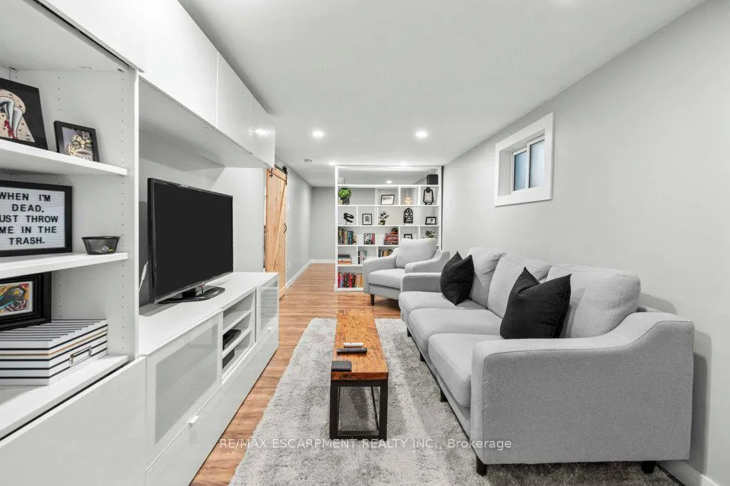Photo 22 of 18 Ellis Avenue, Hamilton, Crown Point — HOMEH