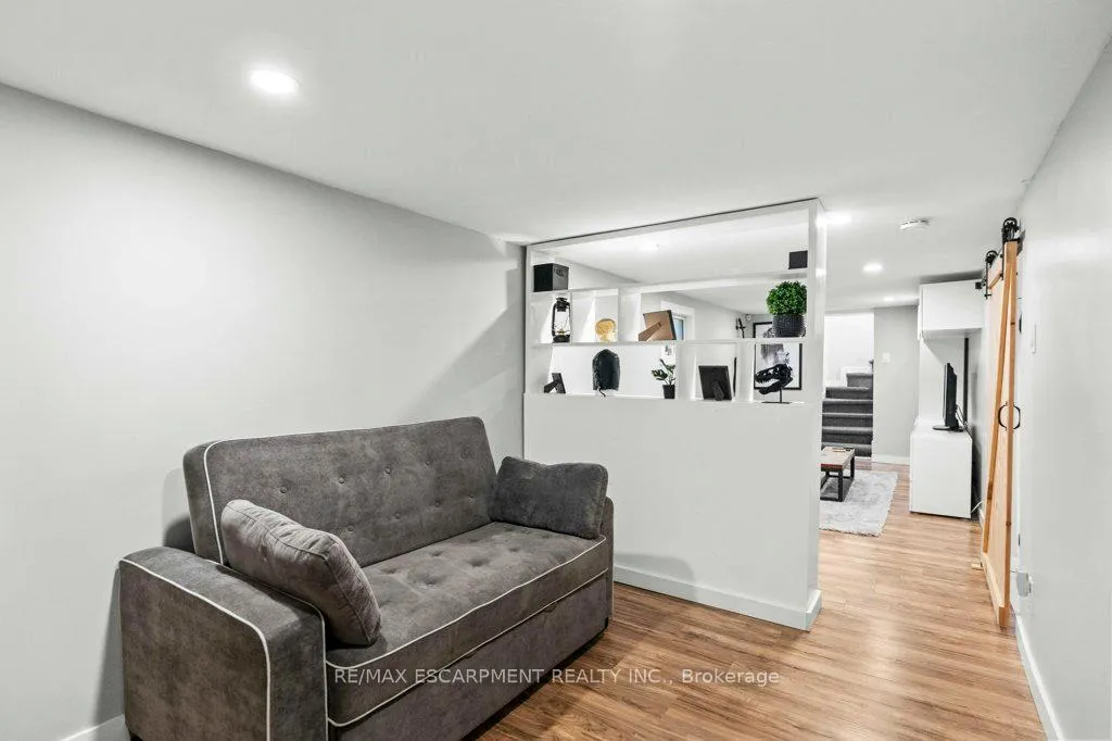 Photo 27 of 18 Ellis Avenue, Hamilton, Crown Point — HOMEH