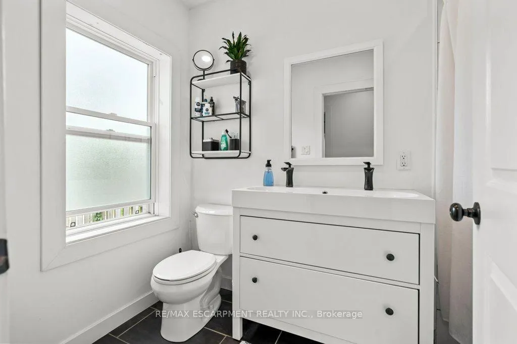 Photo 33 of 18 Ellis Avenue, Hamilton, Crown Point — HOMEH