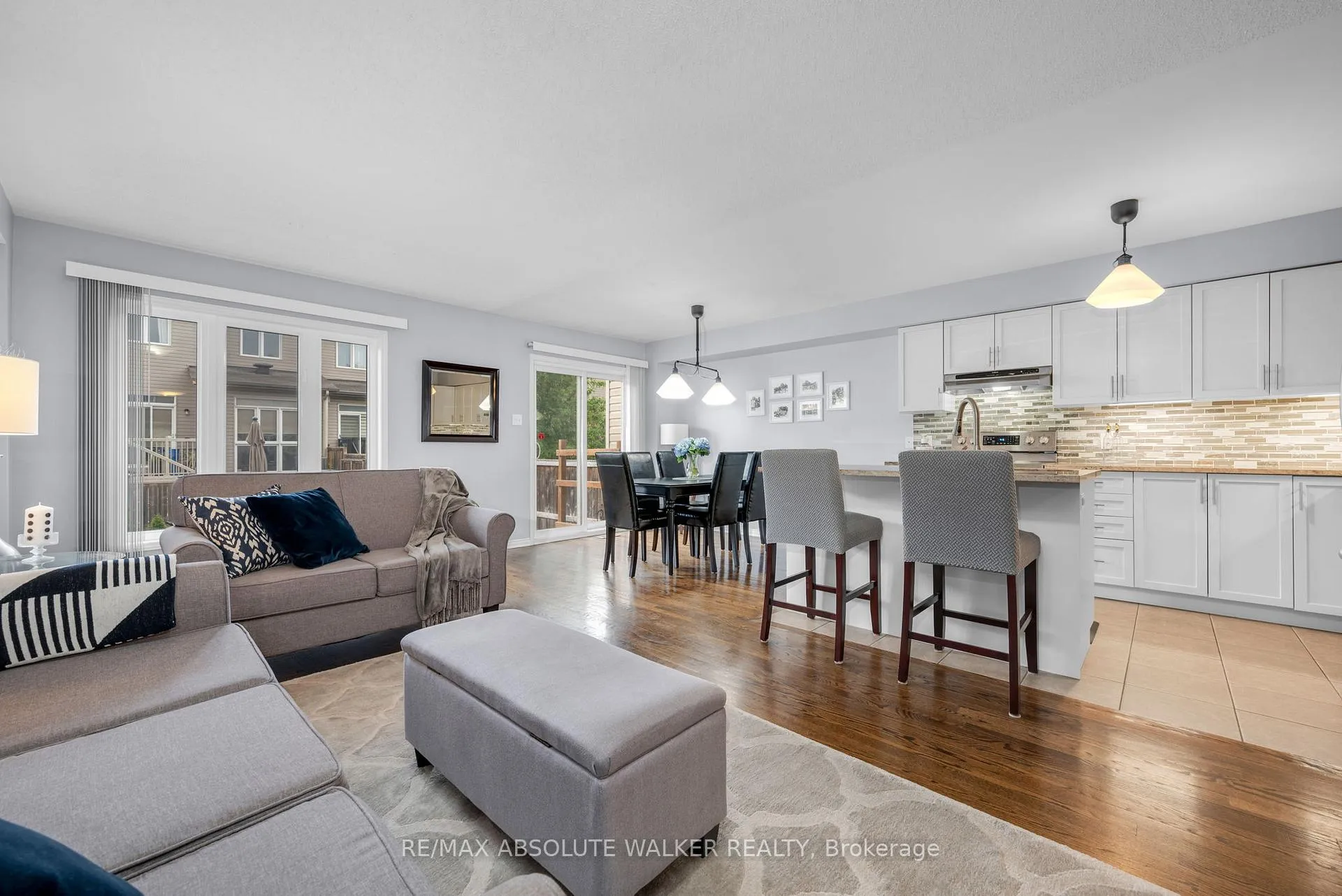 Photo 5 of 214 Lamplighters Drive, Ottawa, Barrhaven - Cedargrove/Fraserdale — HOMEH