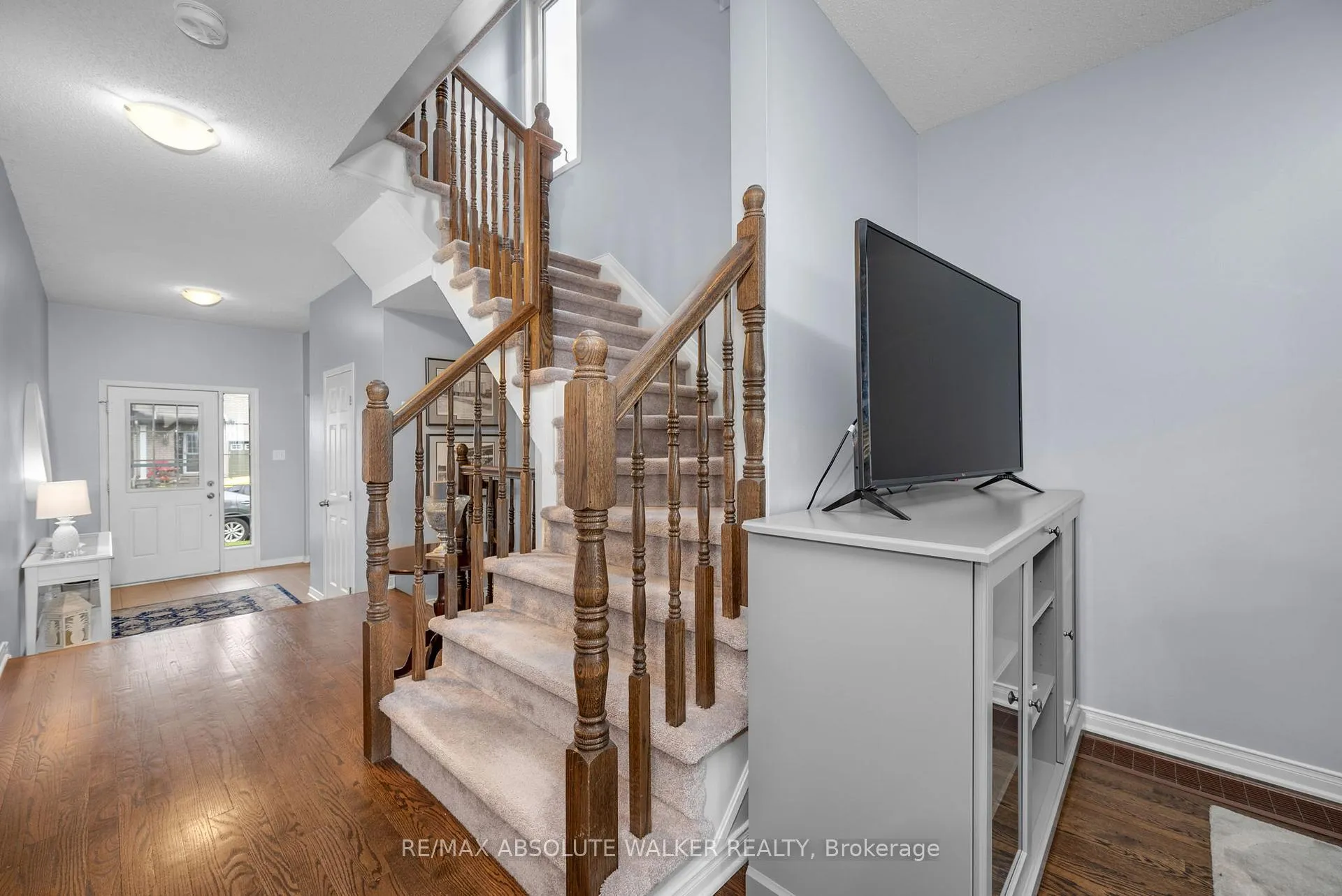 Photo 12 of 214 Lamplighters Drive, Ottawa, Barrhaven - Cedargrove/Fraserdale — HOMEH