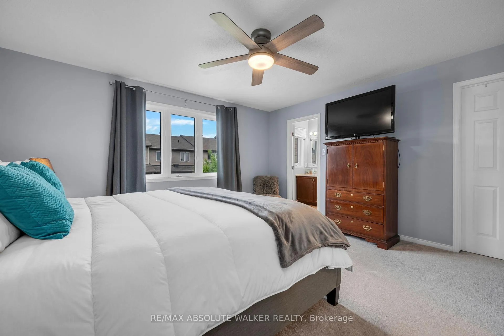 Photo 14 of 214 Lamplighters Drive, Ottawa, Barrhaven - Cedargrove/Fraserdale — HOMEH