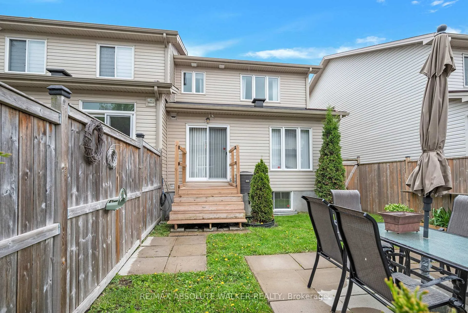 Photo 23 of 214 Lamplighters Drive, Ottawa, Barrhaven - Cedargrove/Fraserdale — HOMEH