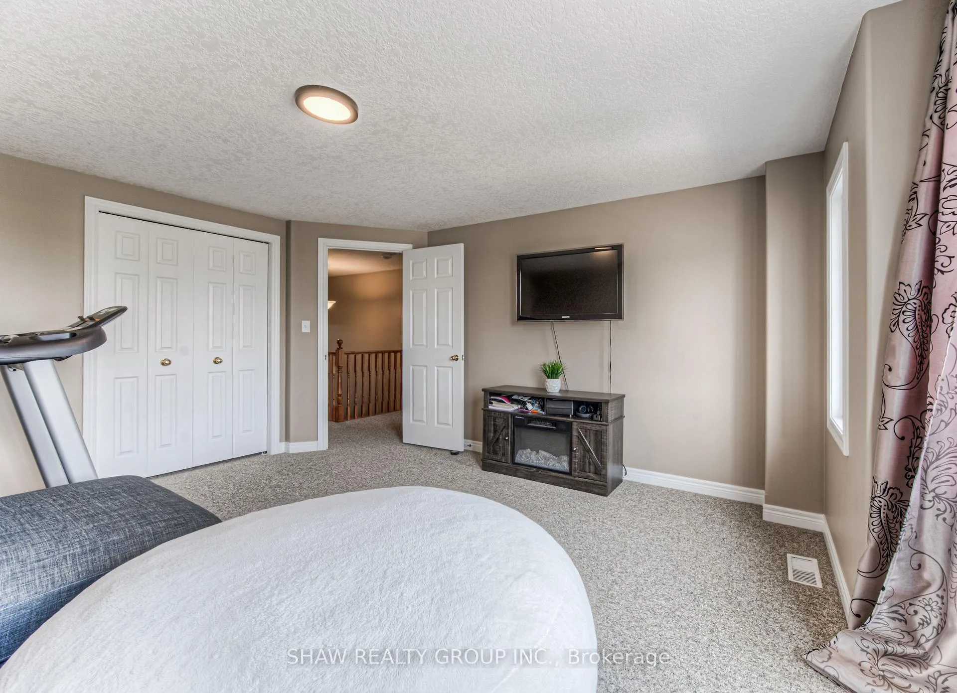 Photo 33 of 15 Woodbine Avenue, Kitchener — HOMEH