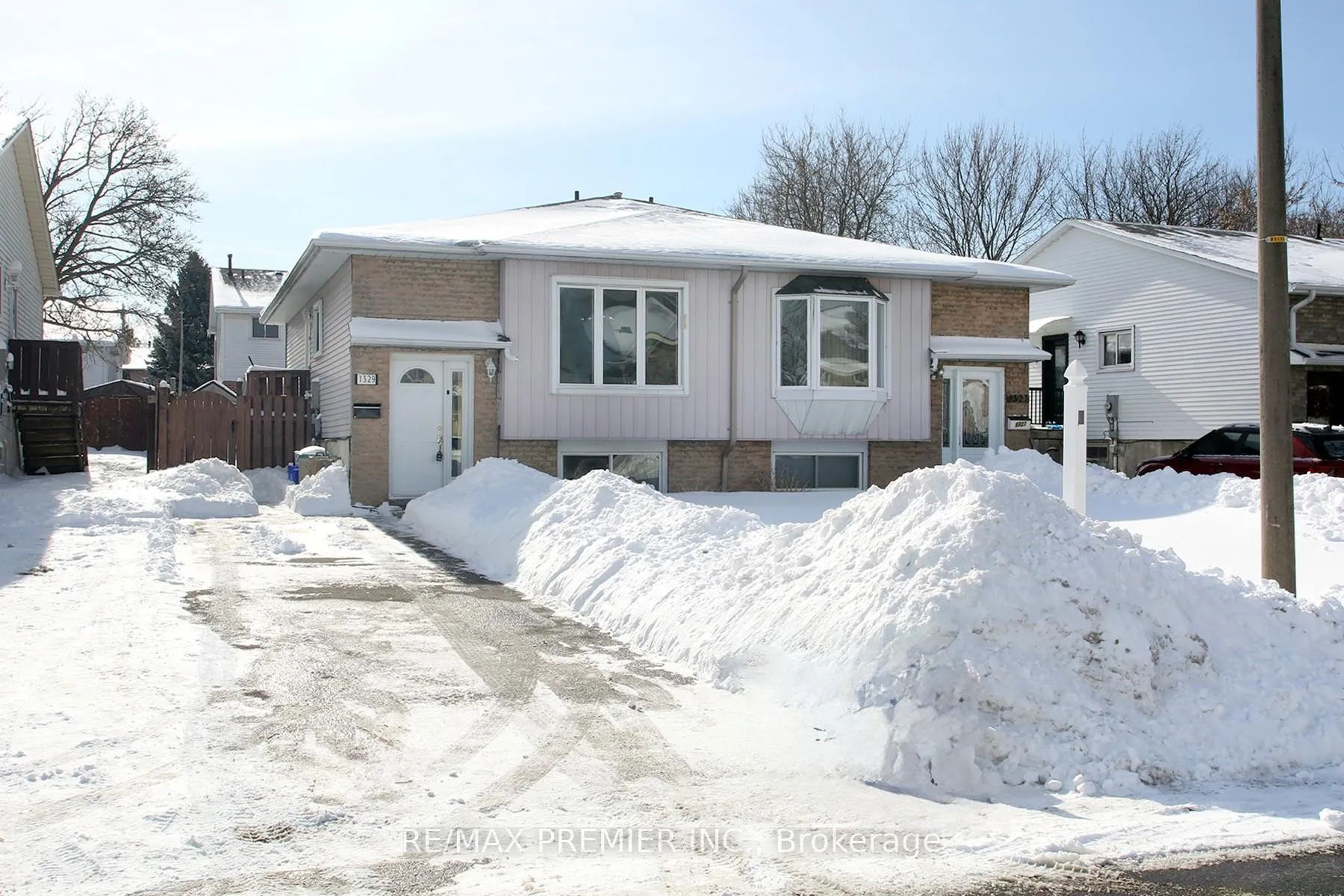Photo 1 of 1329 Pinehurst Avenue, Oshawa, Donevan — HOMEH