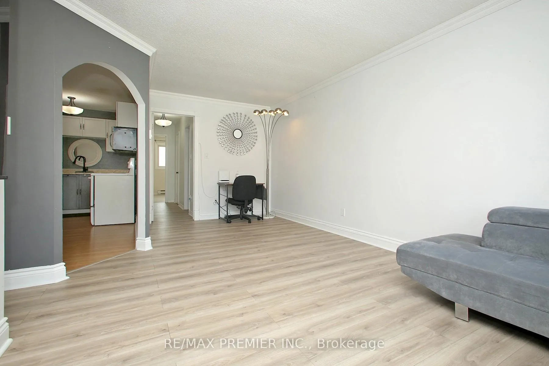 Photo 6 of 1329 Pinehurst Avenue, Oshawa, Donevan — HOMEH