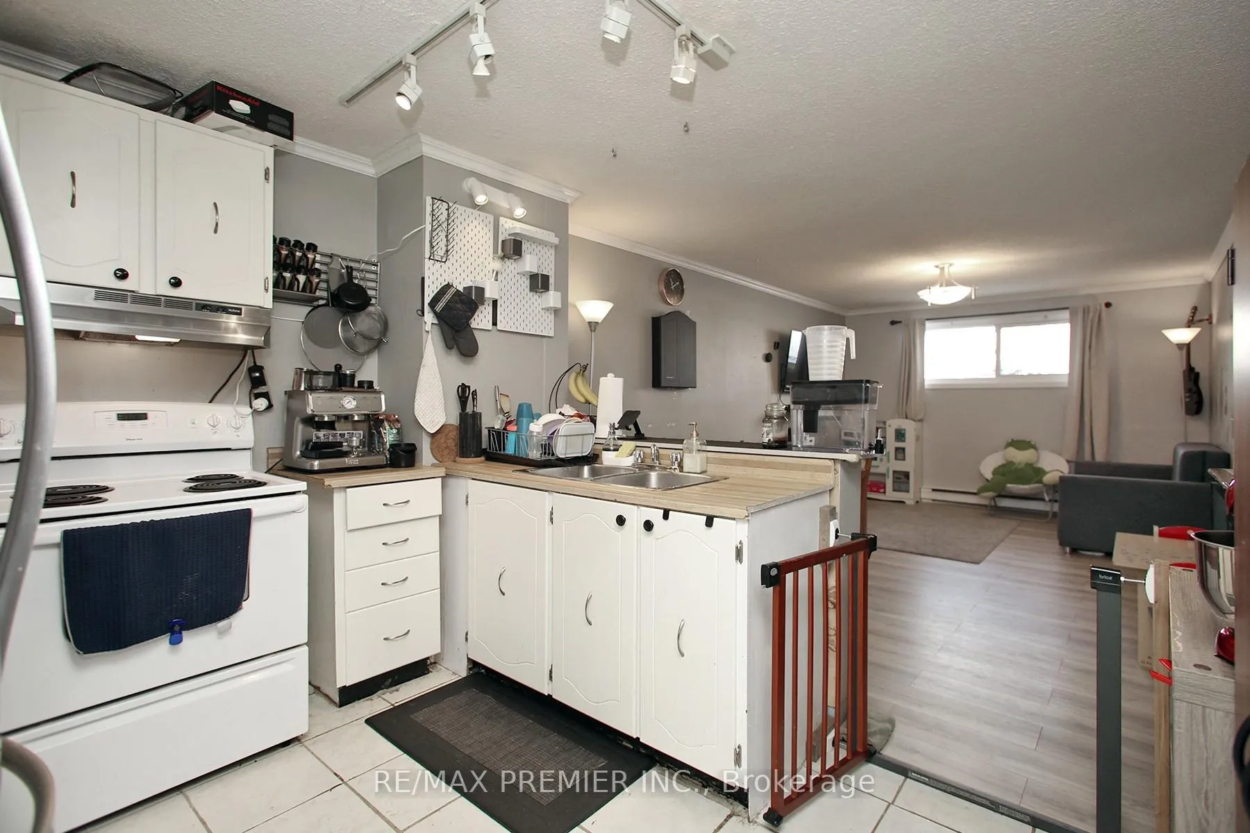 Photo 13 of 1329 Pinehurst Avenue, Oshawa, Donevan — HOMEH