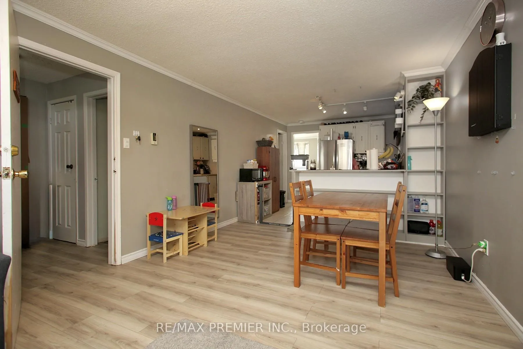 Photo 15 of 1329 Pinehurst Avenue, Oshawa, Donevan — HOMEH