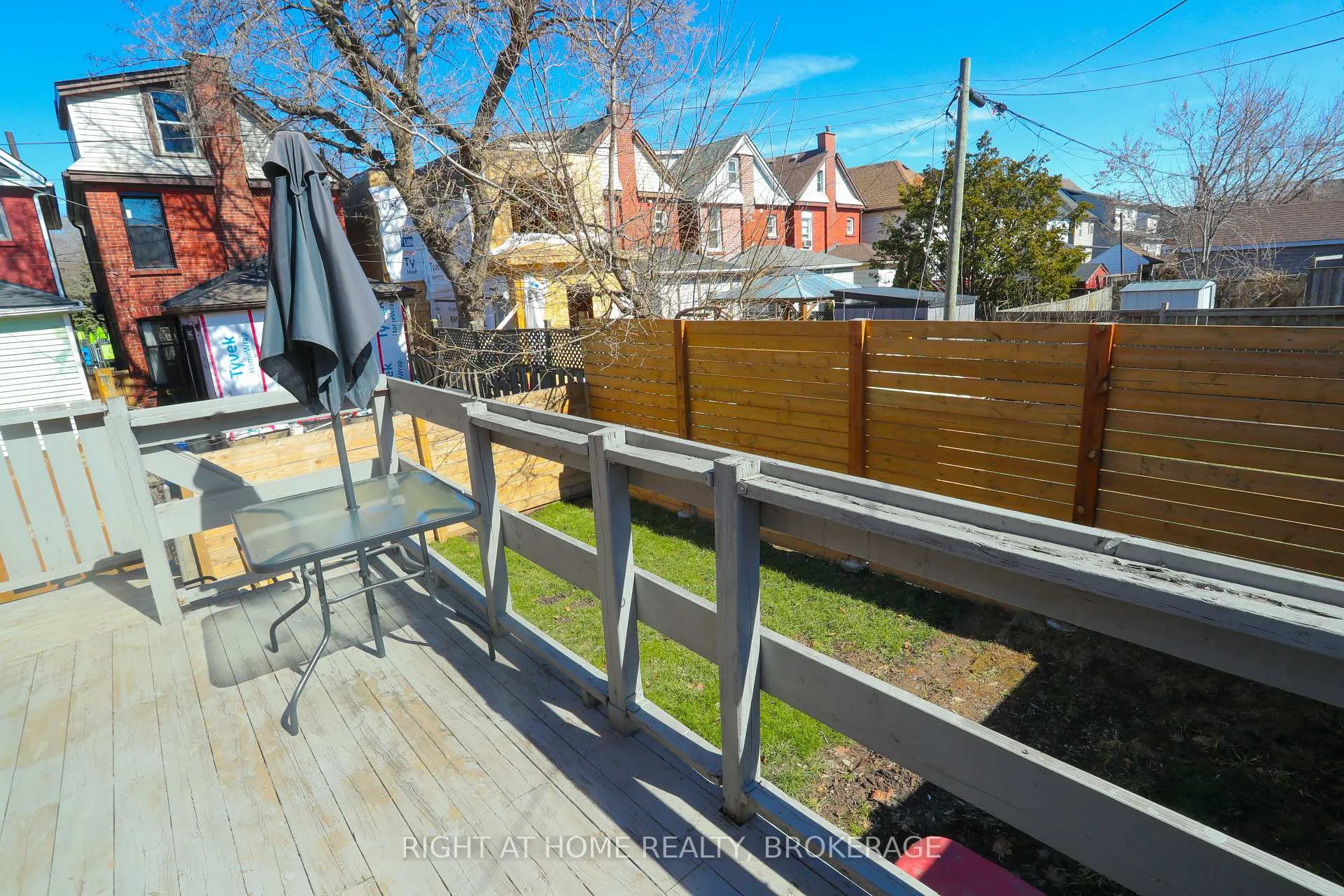 Photo 13 of 304 Rosslyn Avenue W, Hamilton, Crown Point — HOMEH