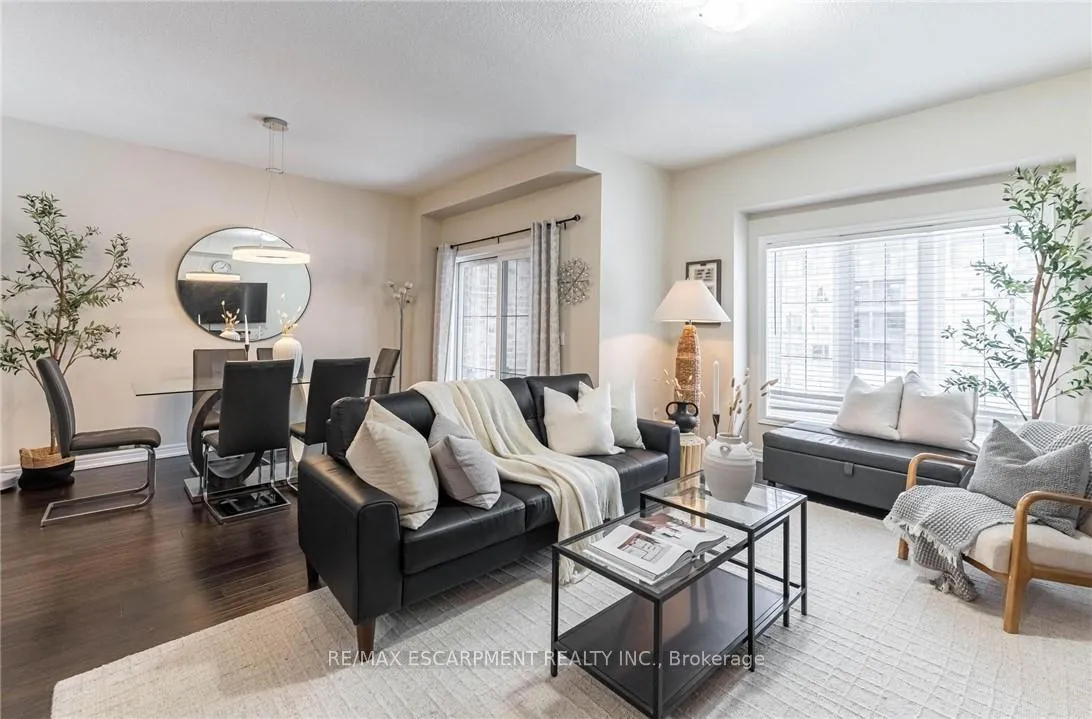 Photo 3 of 16 Lakefront Drive, Hamilton, Lakeshore — HOMEH