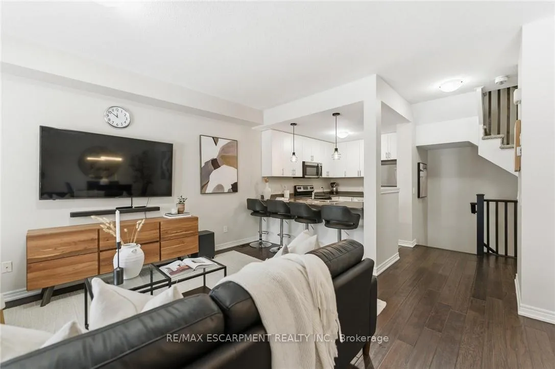 Photo 7 of 16 Lakefront Drive, Hamilton, Lakeshore — HOMEH