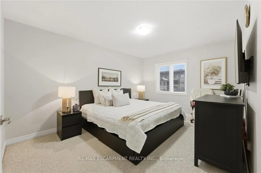 Photo 15 of 16 Lakefront Drive, Hamilton, Lakeshore — HOMEH