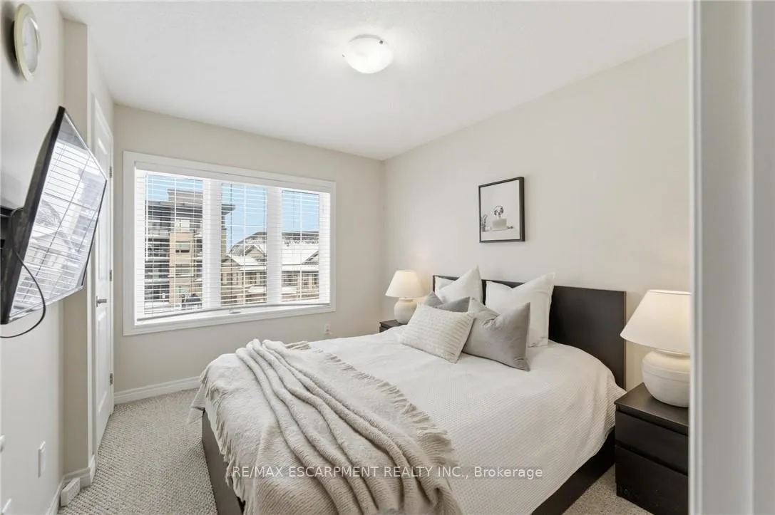 Photo 17 of 16 Lakefront Drive, Hamilton, Lakeshore — HOMEH