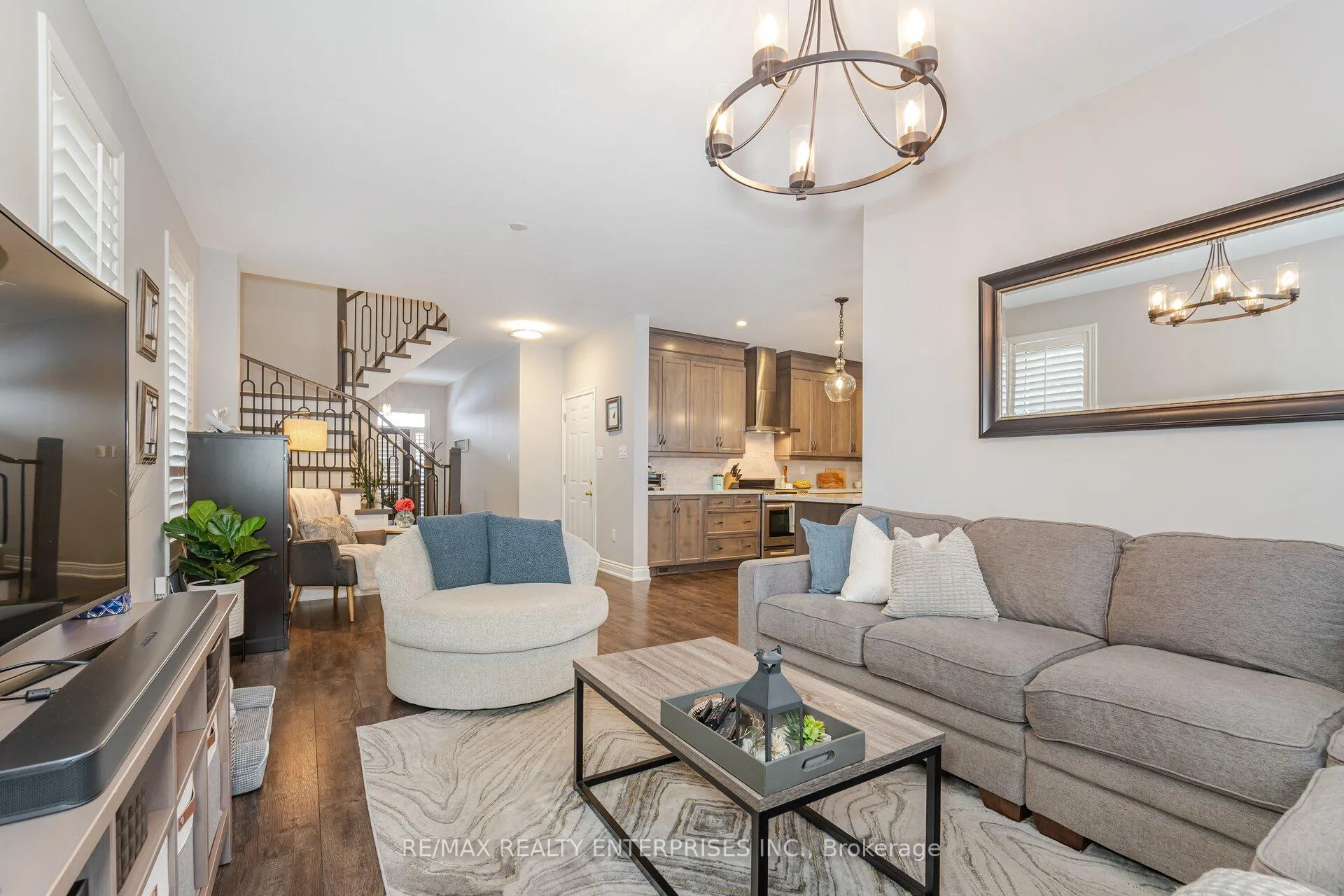 Photo 8 of 35 Nomad Crescent, Brampton, Bram West — HOMEH