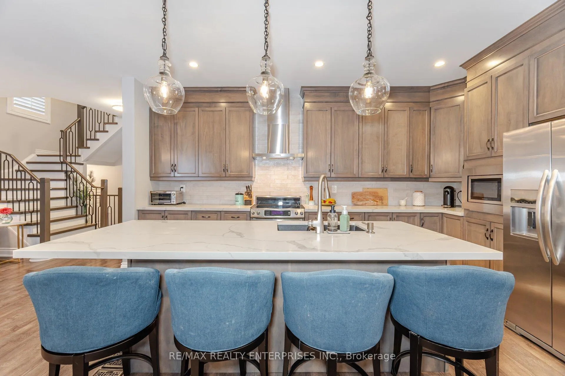 Photo 10 of 35 Nomad Crescent, Brampton, Bram West — HOMEH