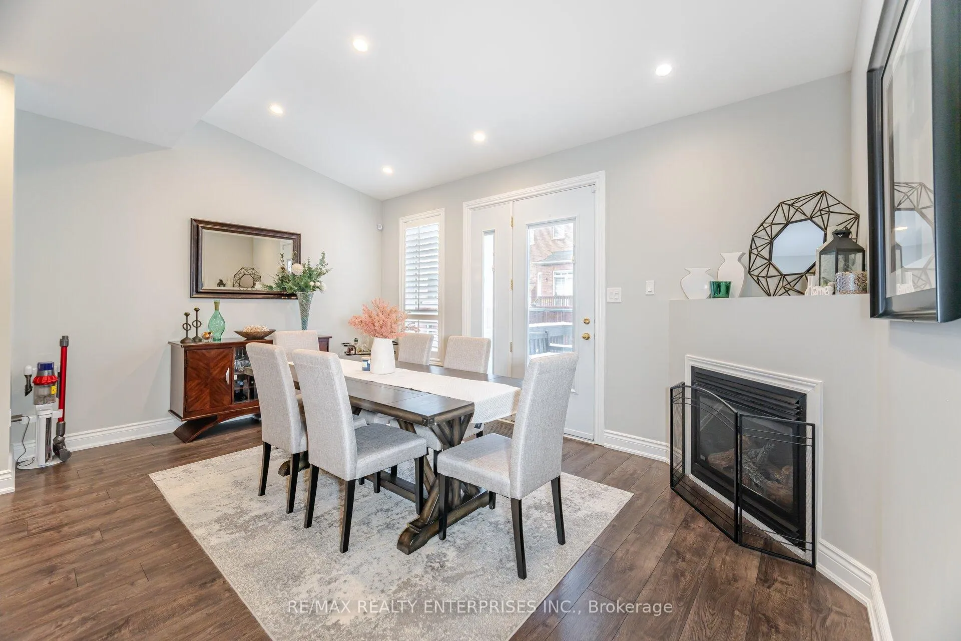 Photo 12 of 35 Nomad Crescent, Brampton, Bram West — HOMEH