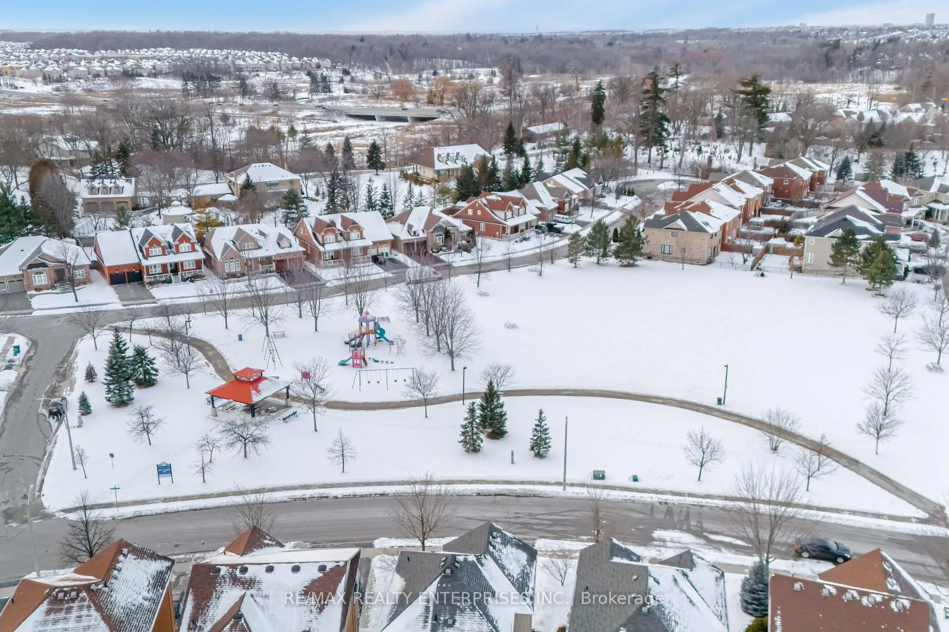 Photo 27 of 35 Nomad Crescent, Brampton, Bram West — HOMEH