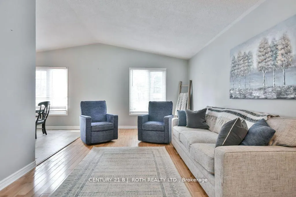 Photo 9 of 21 Luella Boulevard, Springwater, Minesing — HOMEH