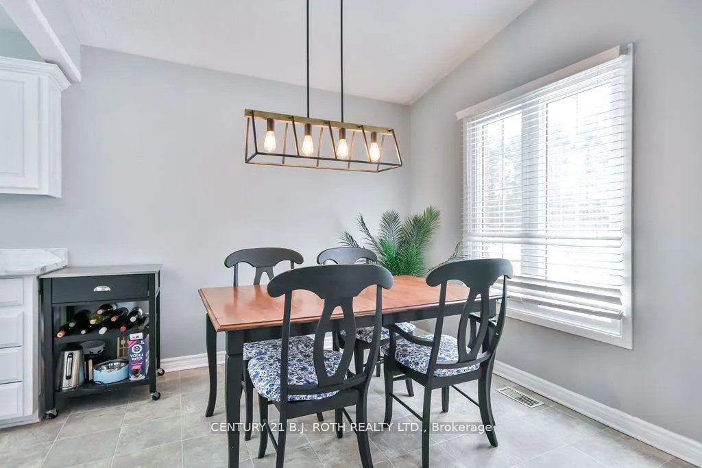 Photo 14 of 21 Luella Boulevard, Springwater, Minesing — HOMEH