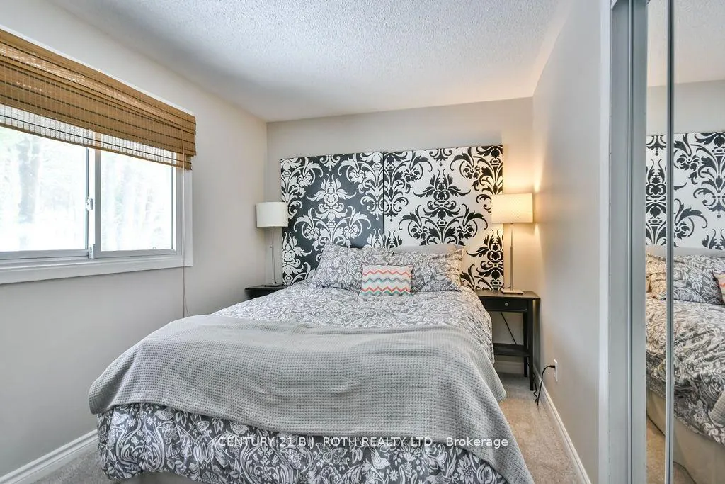Photo 18 of 21 Luella Boulevard, Springwater, Minesing — HOMEH