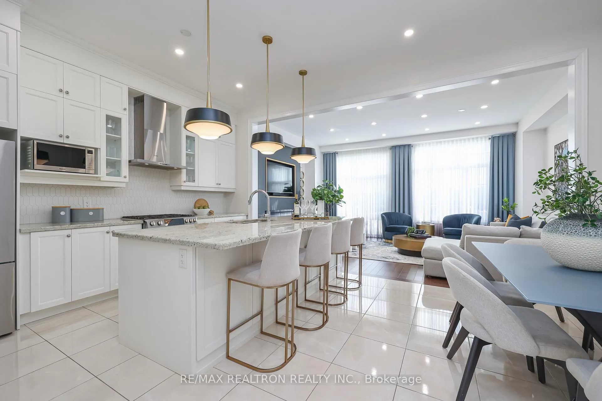 Photo 1 of 92 Carrville Woods Circle, Vaughan, Patterson — HOMEH