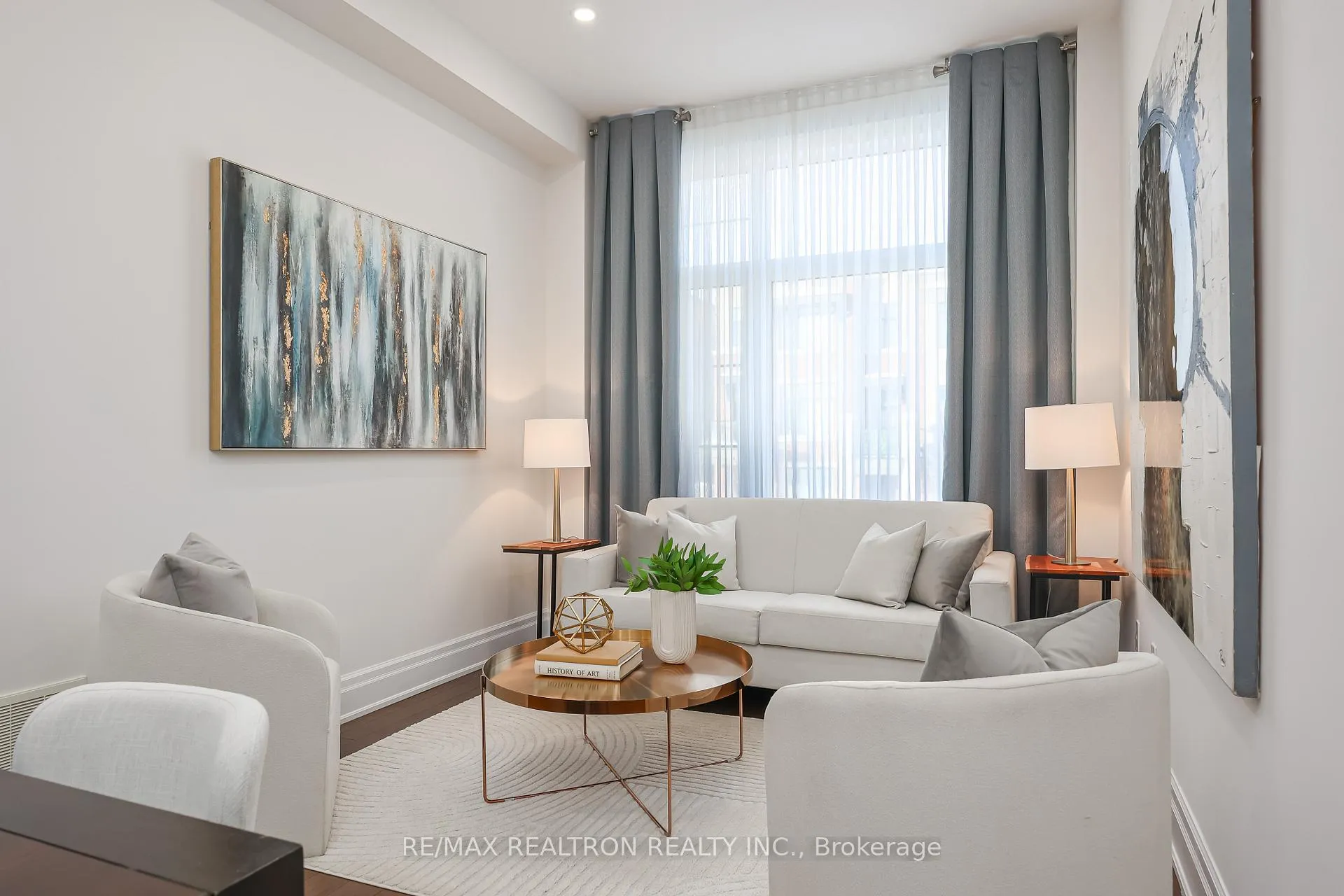 Photo 10 of 92 Carrville Woods Circle, Vaughan, Patterson — HOMEH
