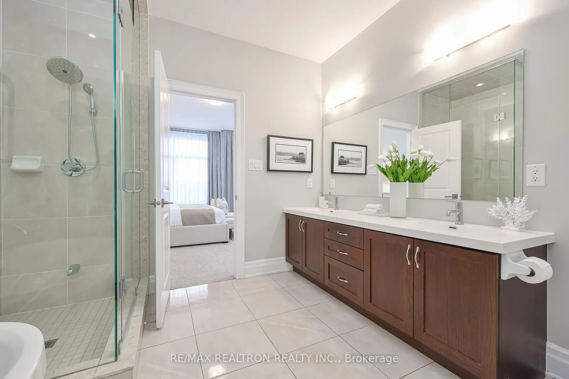 Photo 12 of 92 Carrville Woods Circle, Vaughan, Patterson — HOMEH