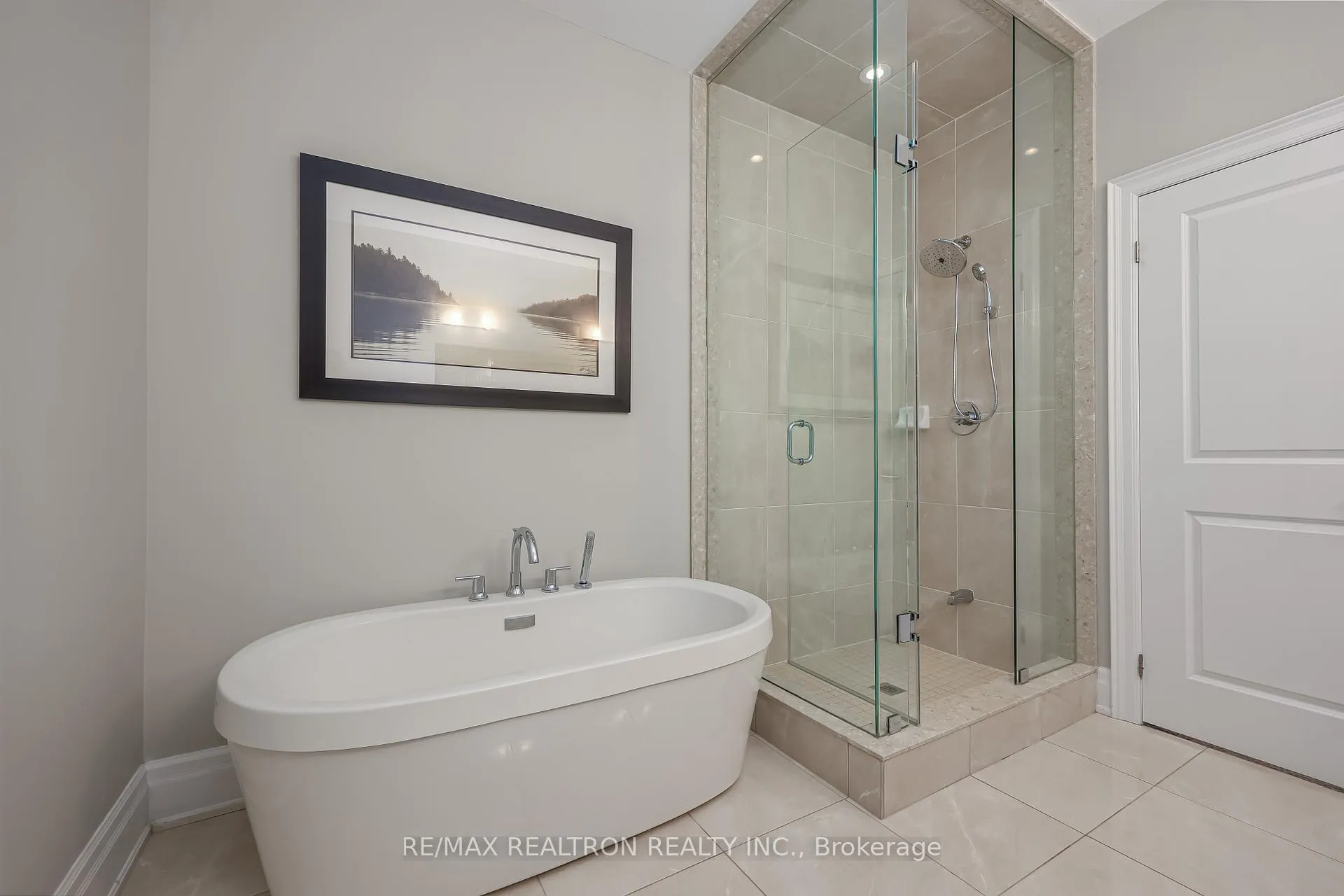 Photo 13 of 92 Carrville Woods Circle, Vaughan, Patterson — HOMEH