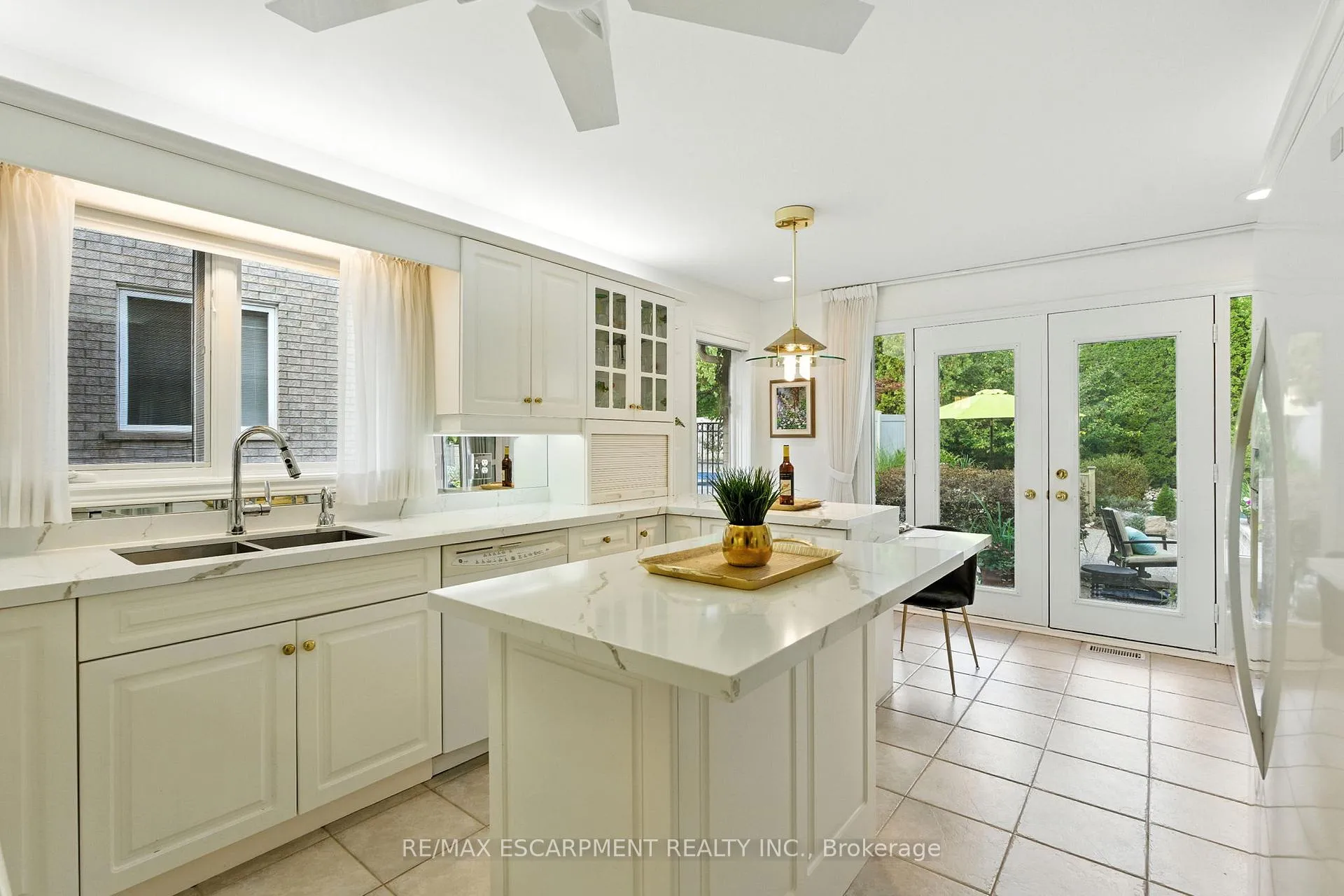Photo 16 of 1104 Crofton Way, Burlington, Tyandaga — HOMEH