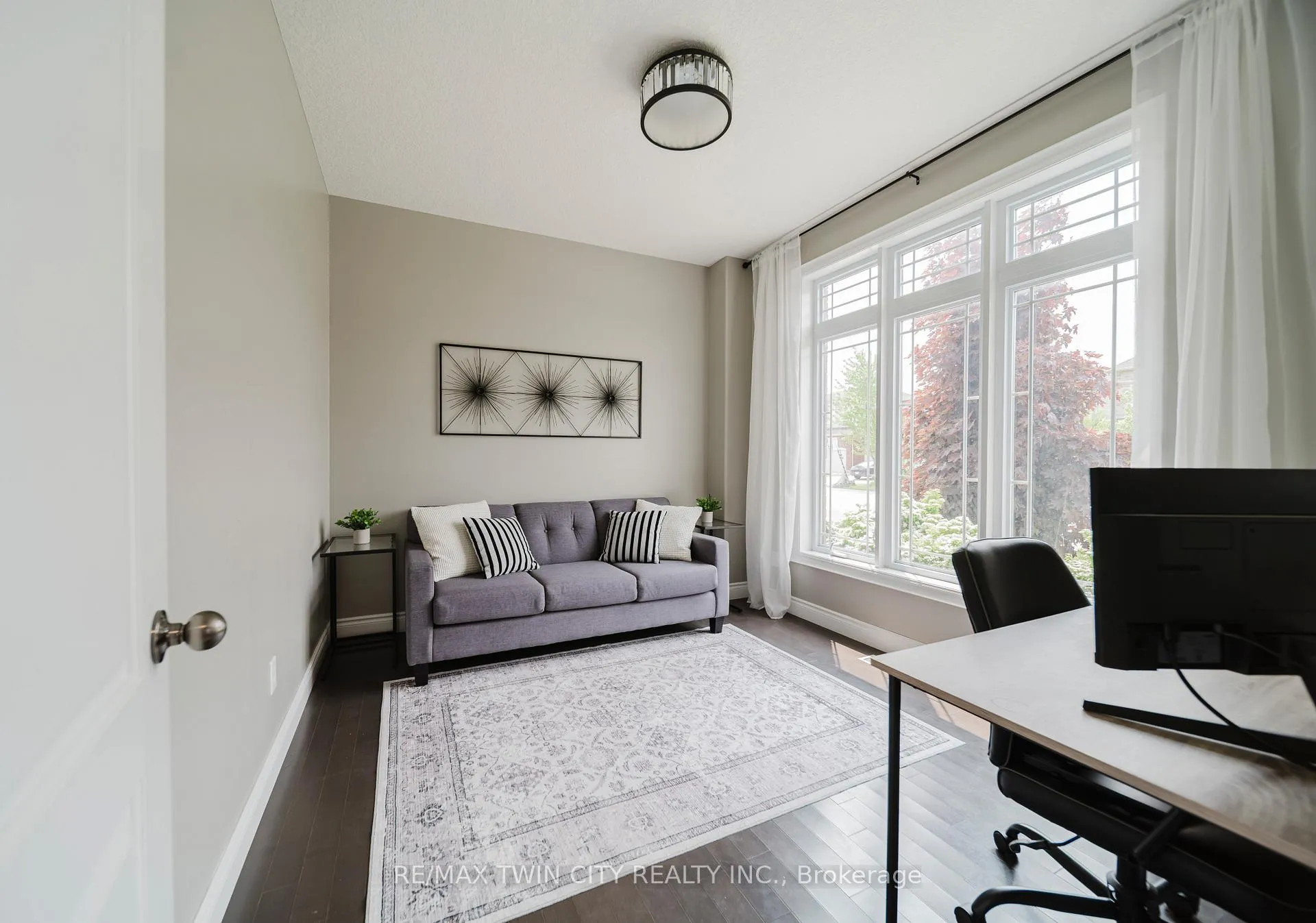 Photo 4 of 139 Schweitzer Crescent, Wellesley — HOMEH