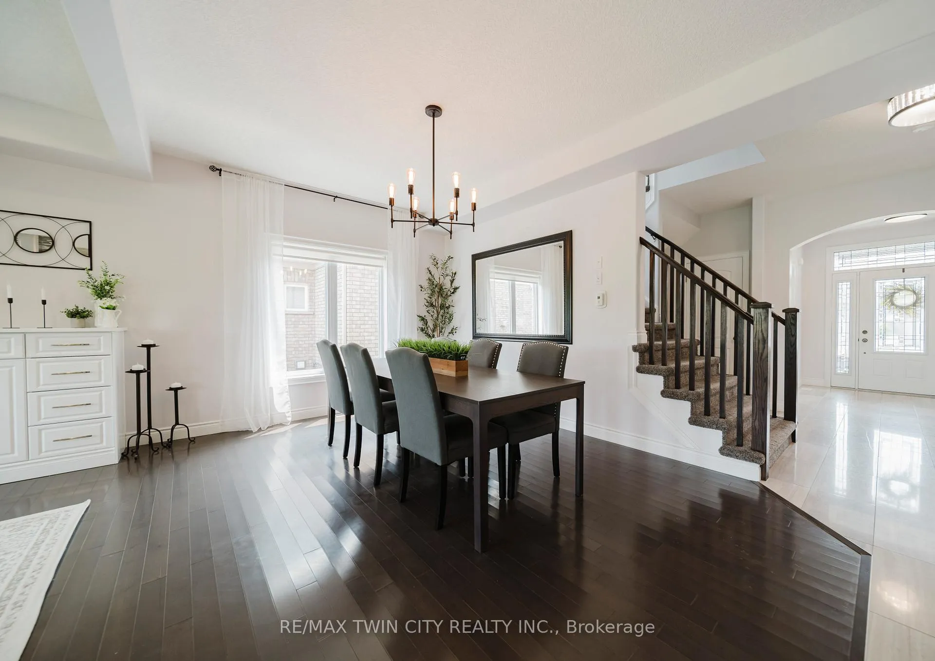 Photo 7 of 139 Schweitzer Crescent, Wellesley — HOMEH