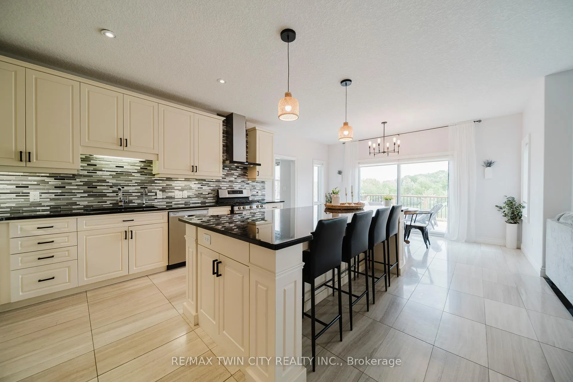Photo 10 of 139 Schweitzer Crescent, Wellesley — HOMEH