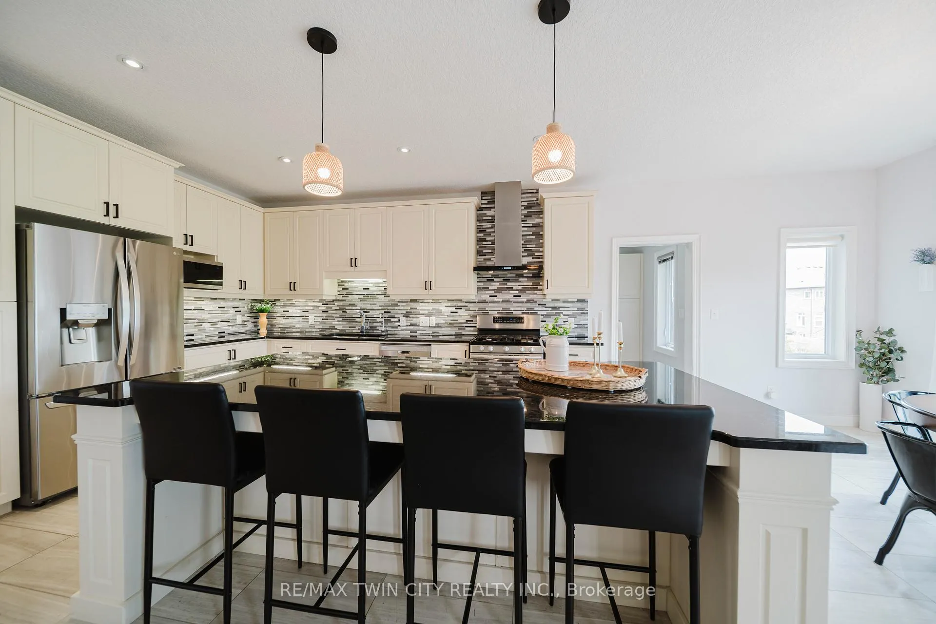 Photo 11 of 139 Schweitzer Crescent, Wellesley — HOMEH