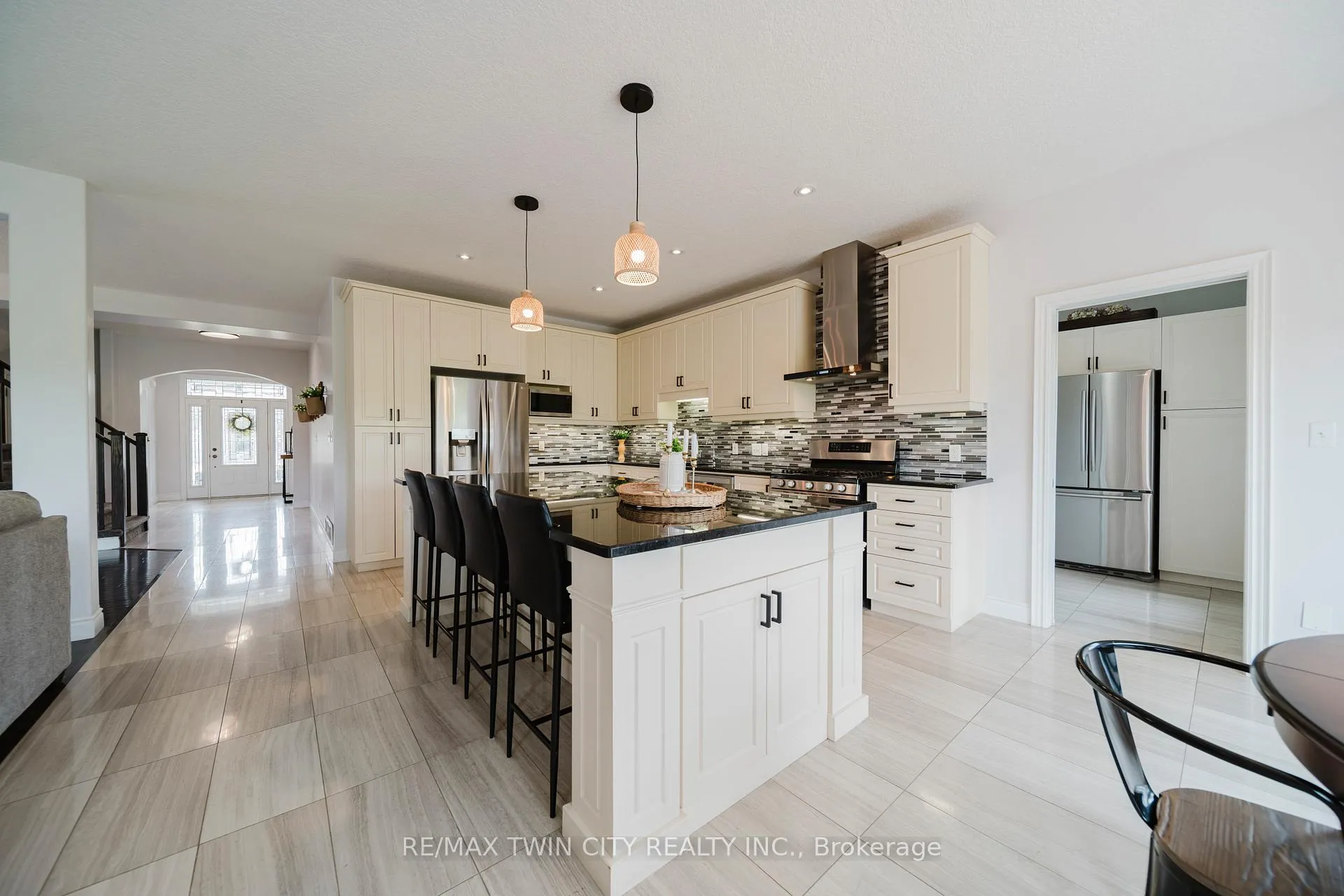 Photo 12 of 139 Schweitzer Crescent, Wellesley — HOMEH