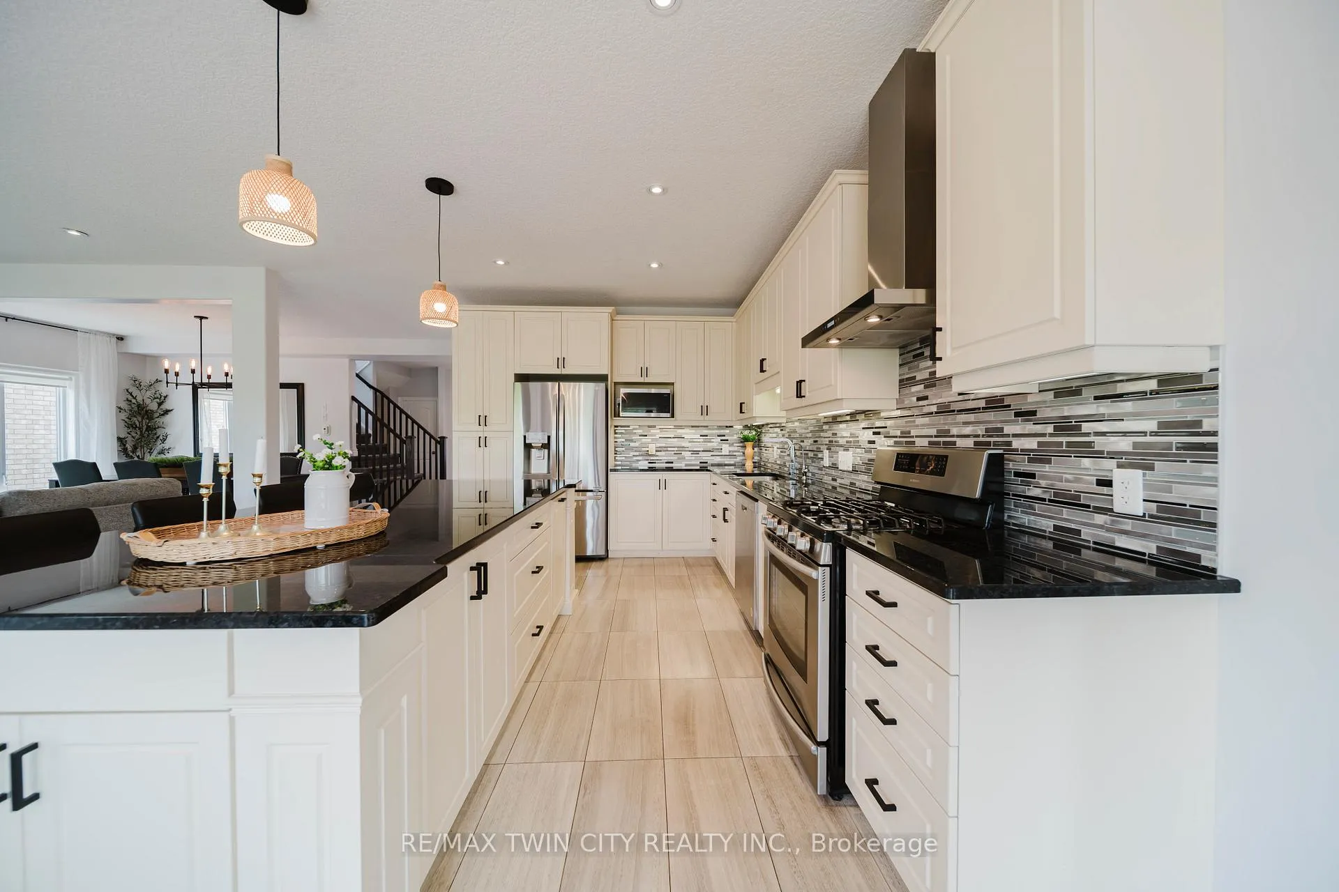 Photo 13 of 139 Schweitzer Crescent, Wellesley — HOMEH