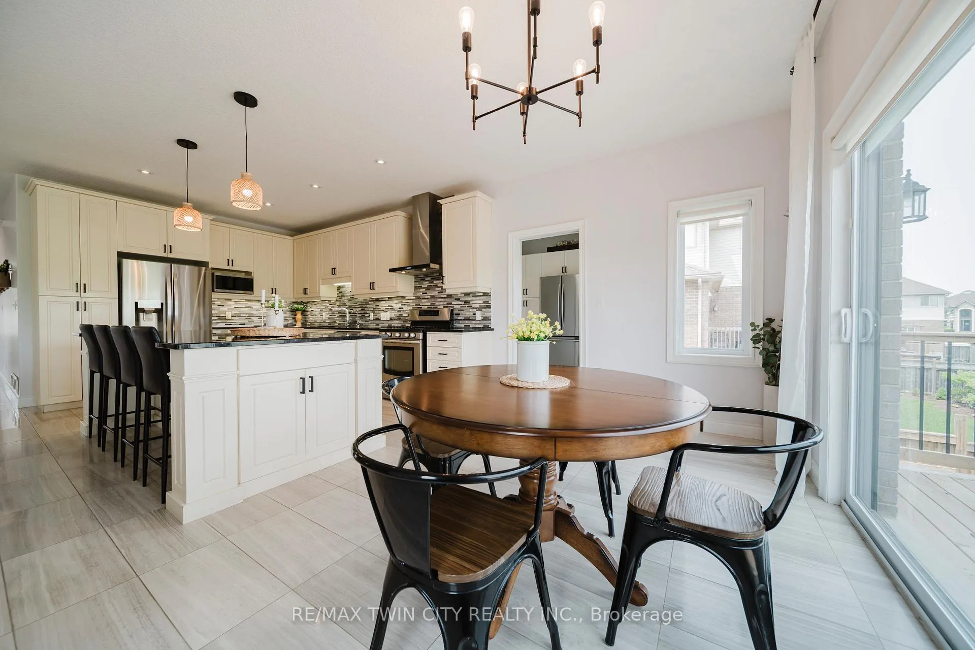 Photo 17 of 139 Schweitzer Crescent, Wellesley — HOMEH