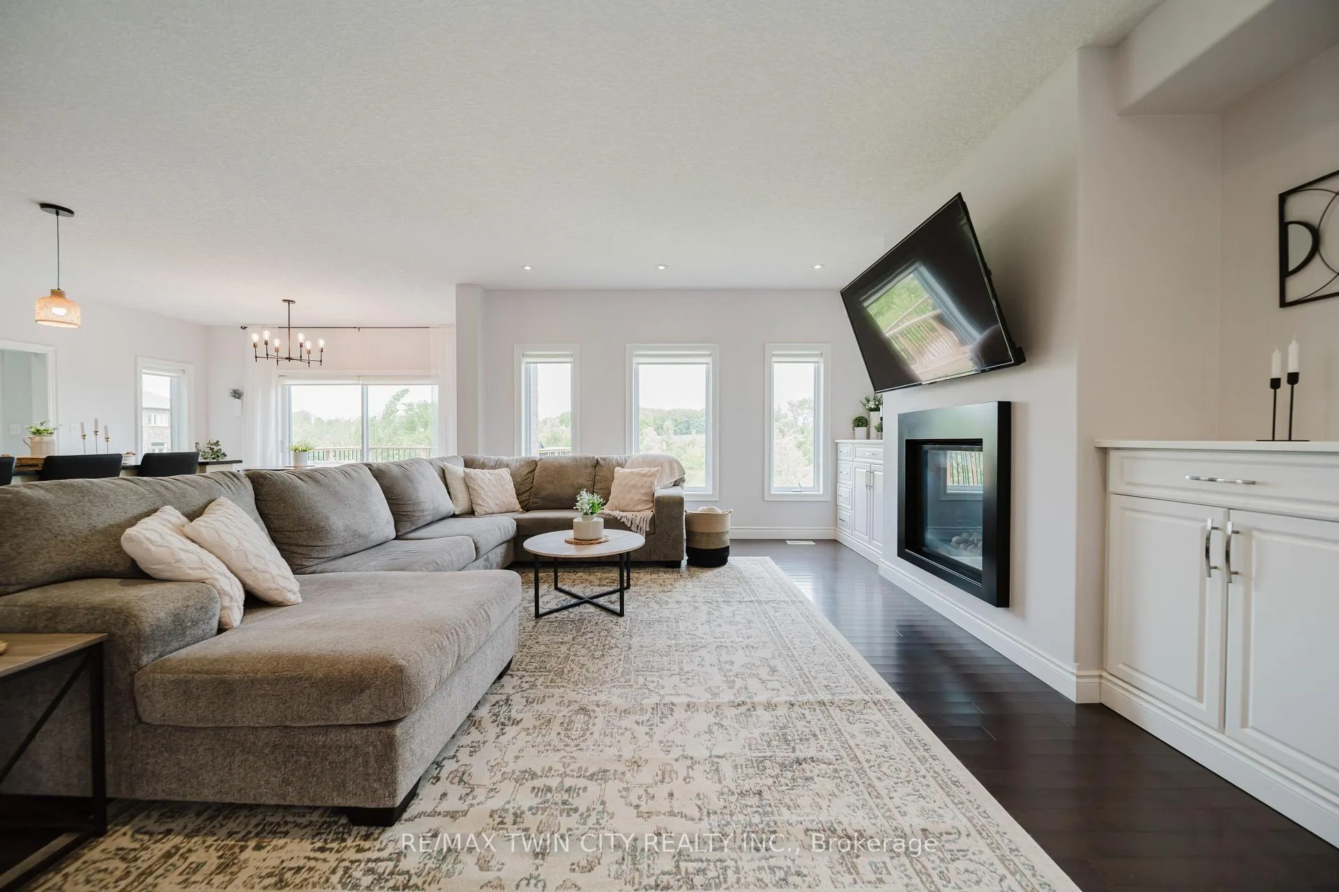 Photo 20 of 139 Schweitzer Crescent, Wellesley — HOMEH