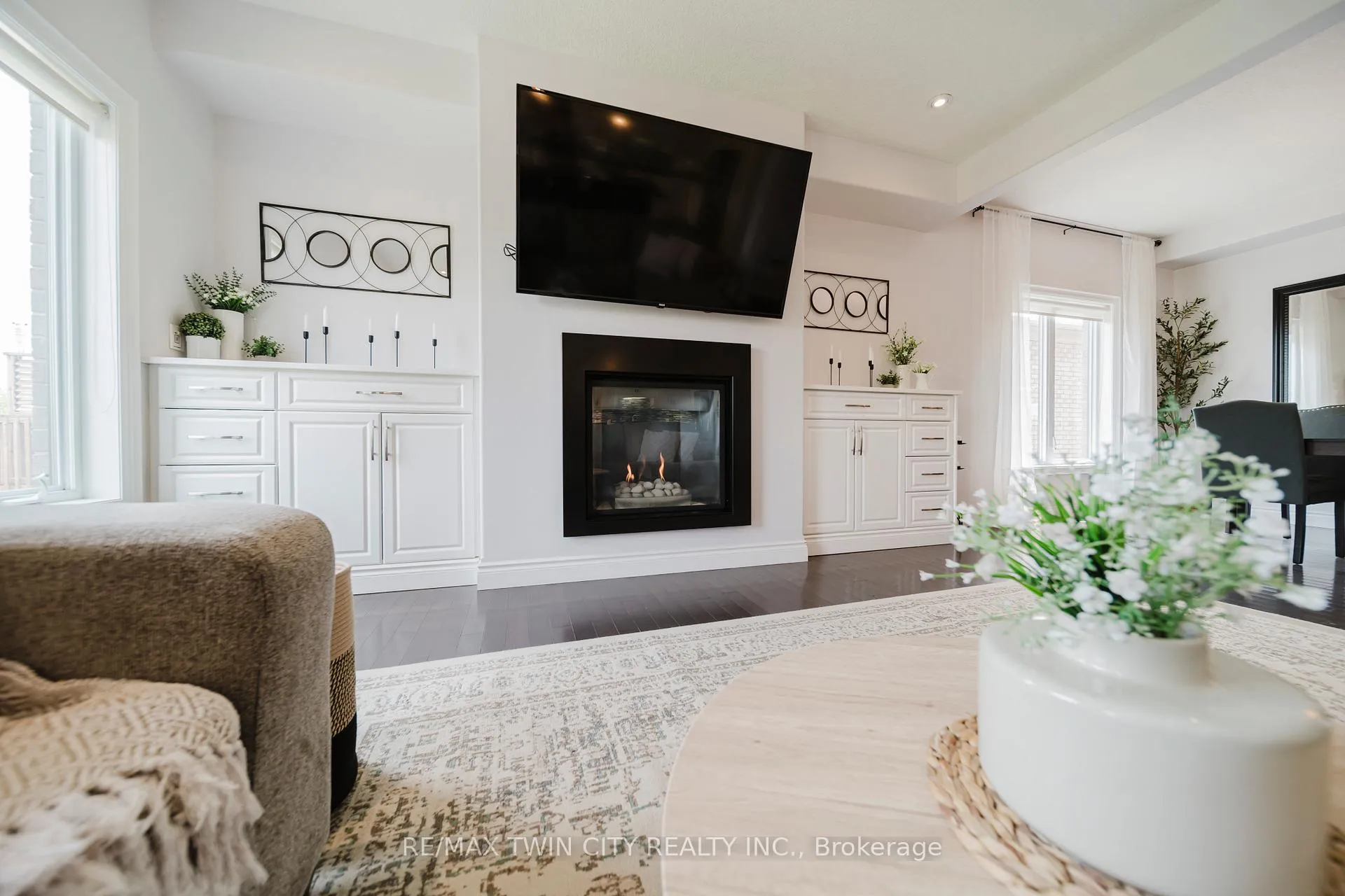 Photo 21 of 139 Schweitzer Crescent, Wellesley — HOMEH
