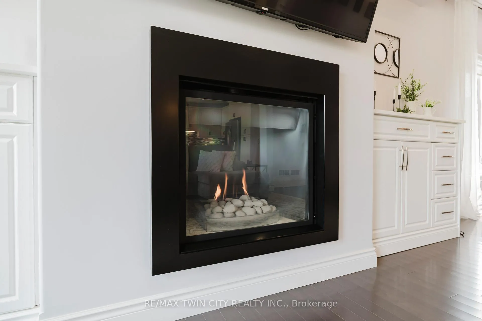 Photo 22 of 139 Schweitzer Crescent, Wellesley — HOMEH