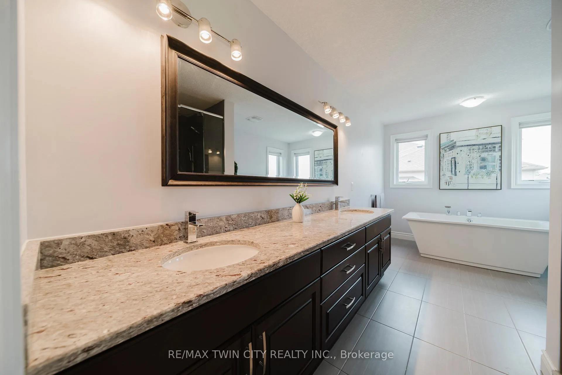 Photo 34 of 139 Schweitzer Crescent, Wellesley — HOMEH