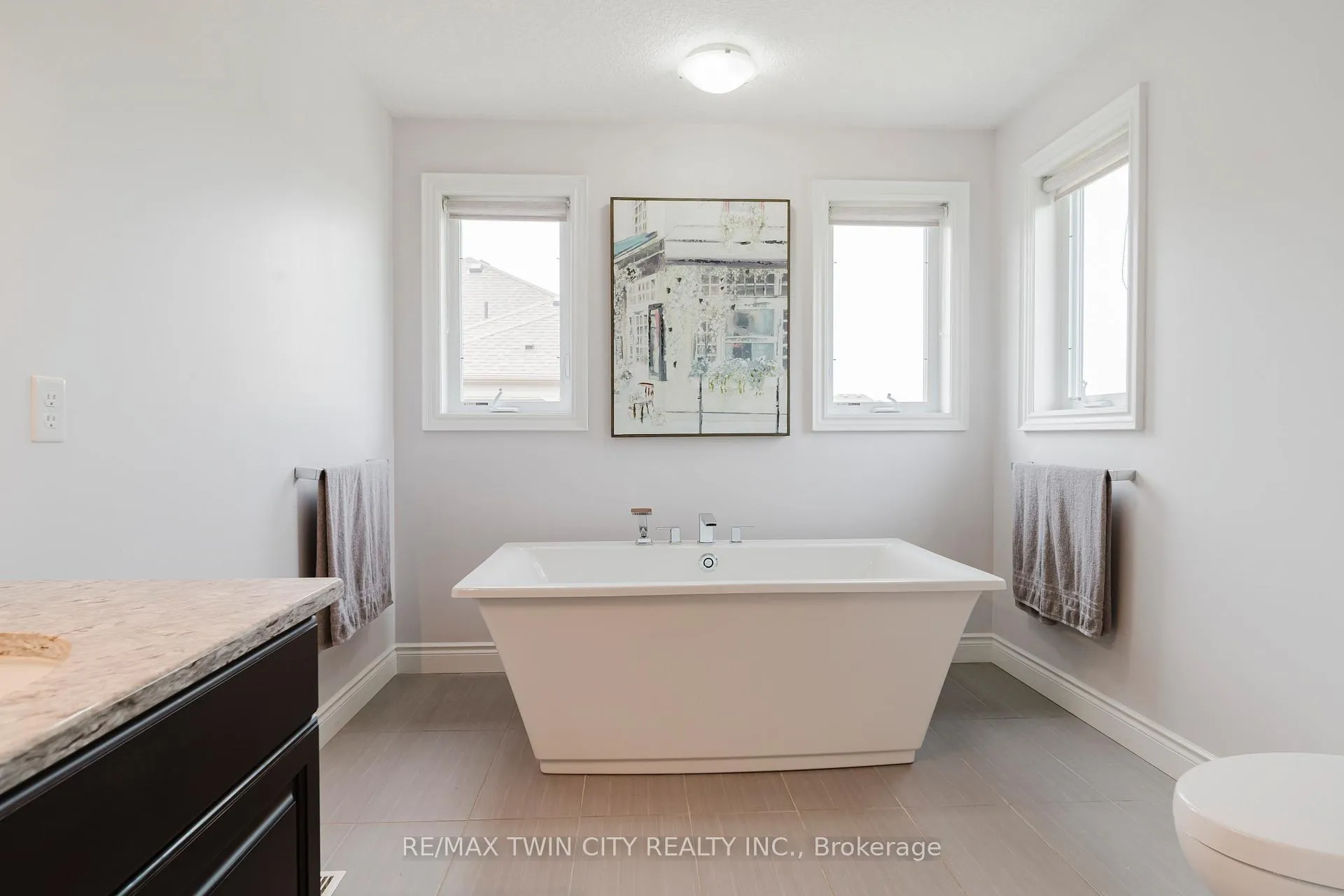 Photo 35 of 139 Schweitzer Crescent, Wellesley — HOMEH