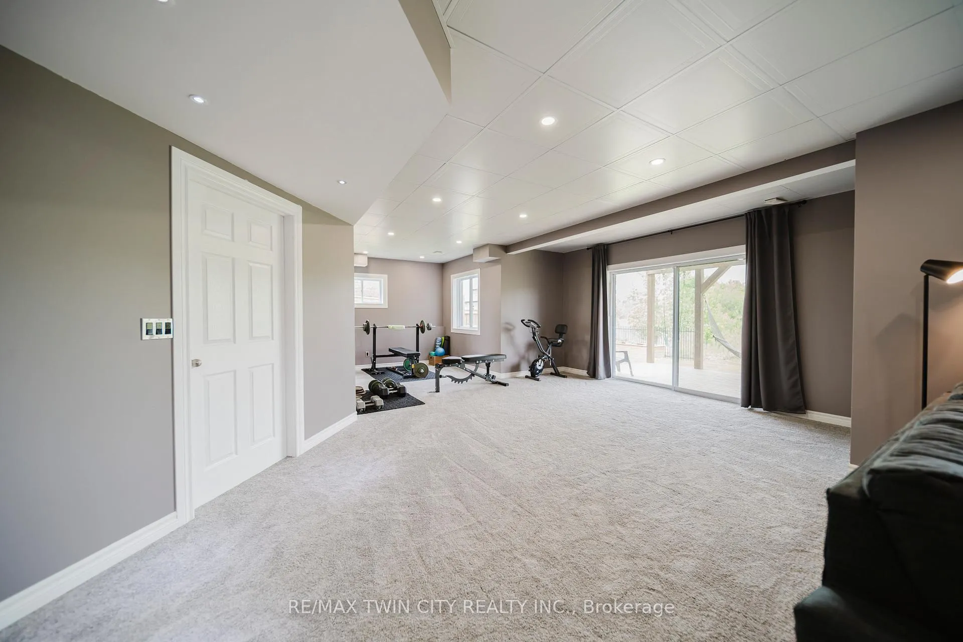 Photo 38 of 139 Schweitzer Crescent, Wellesley — HOMEH